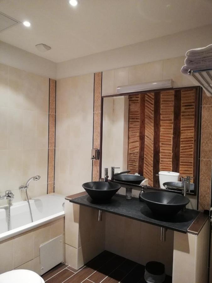 Manoir De La Touche Bed & Breakfast อาแซ-เลอ-ริโด ภายนอก รูปภาพ