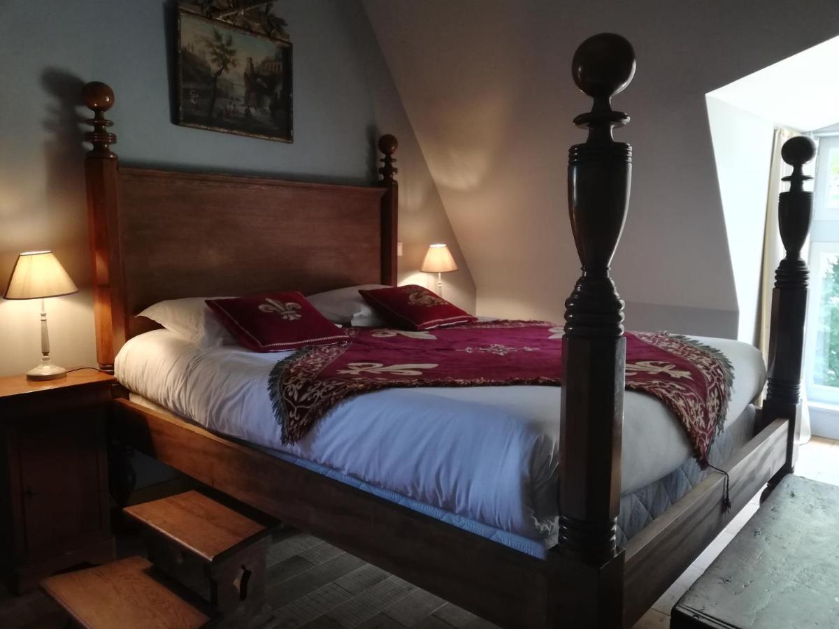 Manoir De La Touche Bed & Breakfast อาแซ-เลอ-ริโด ภายนอก รูปภาพ