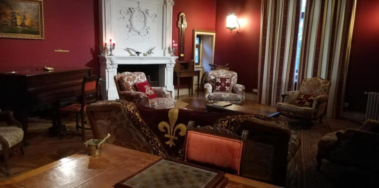 Manoir De La Touche Bed & Breakfast อาแซ-เลอ-ริโด ภายนอก รูปภาพ