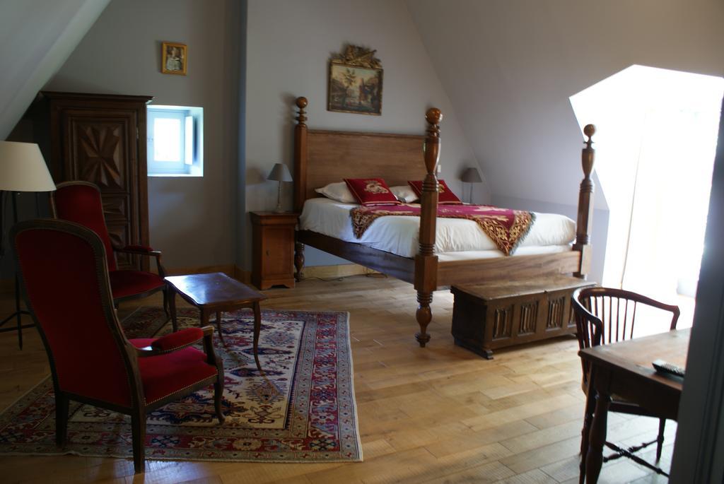 Manoir De La Touche Bed & Breakfast อาแซ-เลอ-ริโด ห้อง รูปภาพ